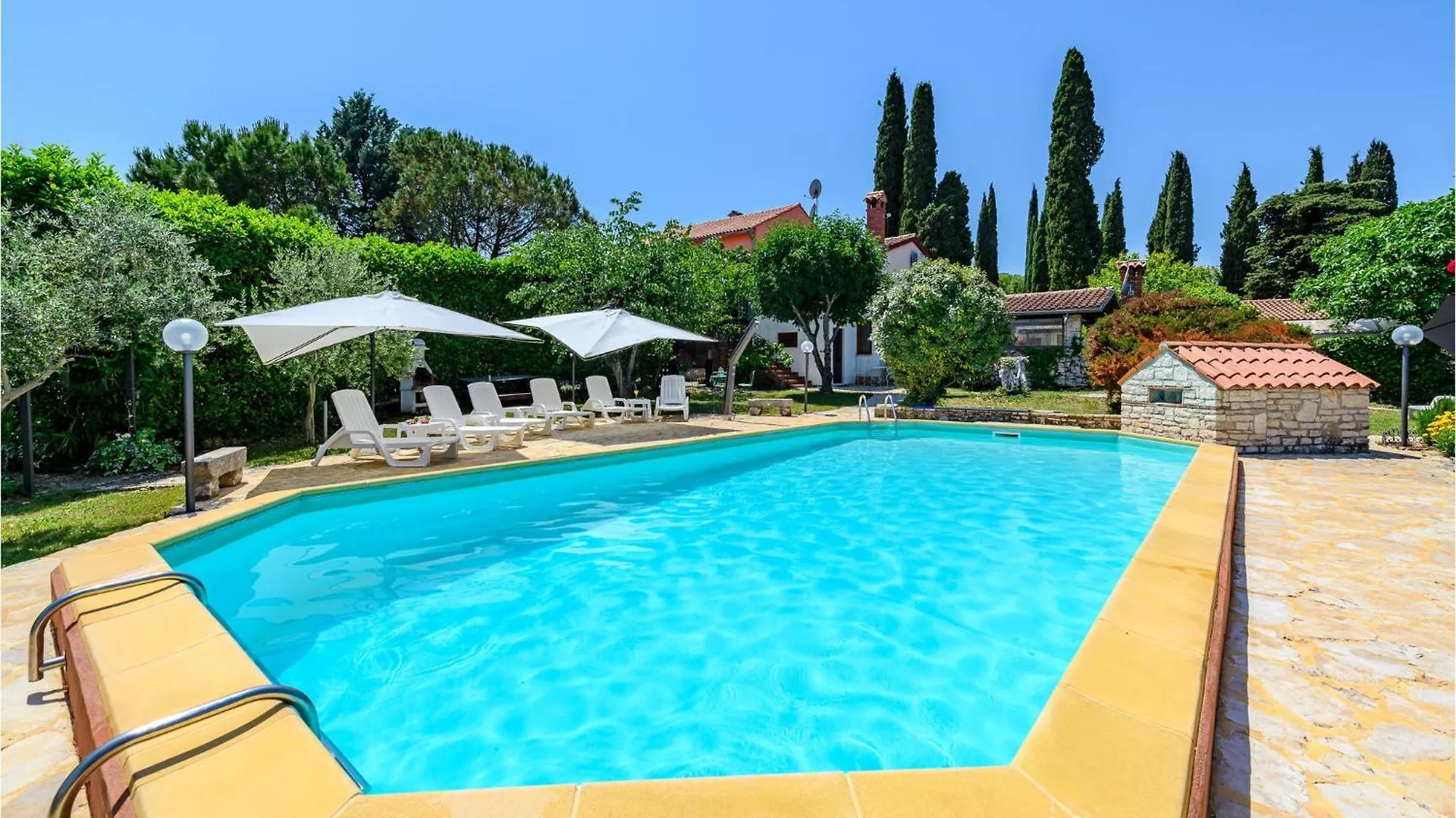 Lovely Apartment In Rovinjsko Selo