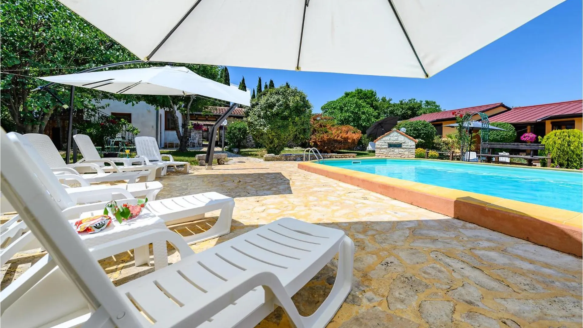 Lovely Apartment In Rovinjsko Selo